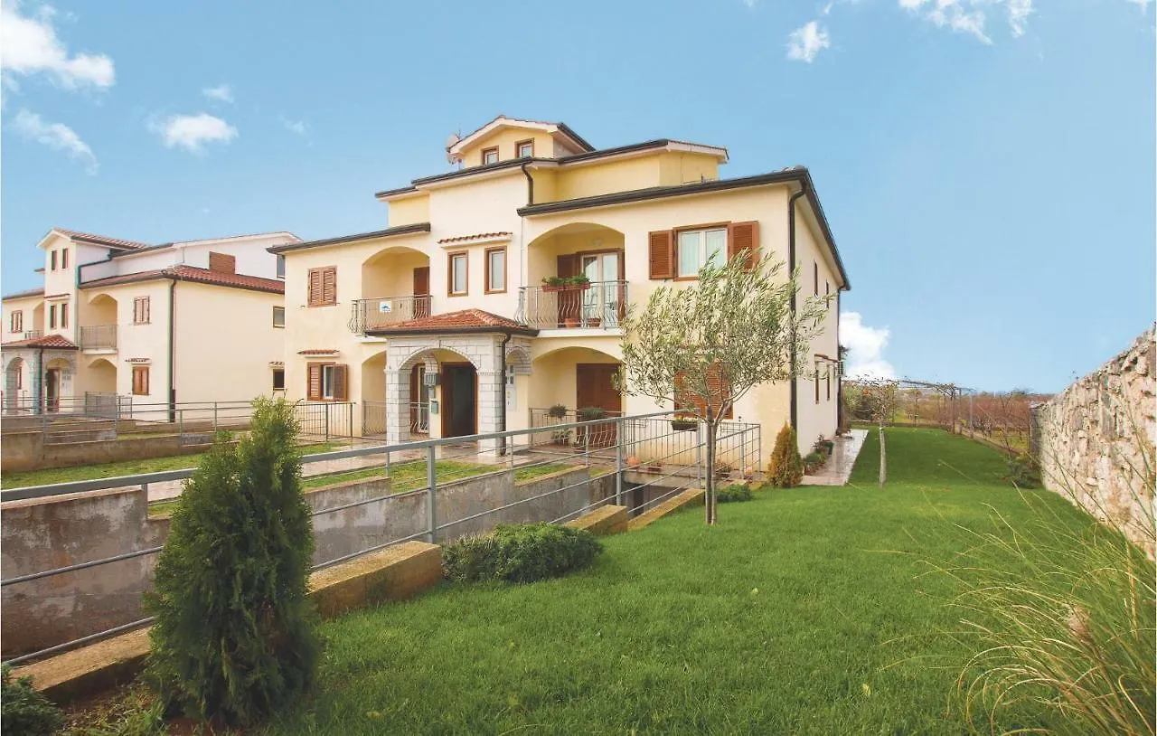 Beautiful Apartment In Porec With Wifi