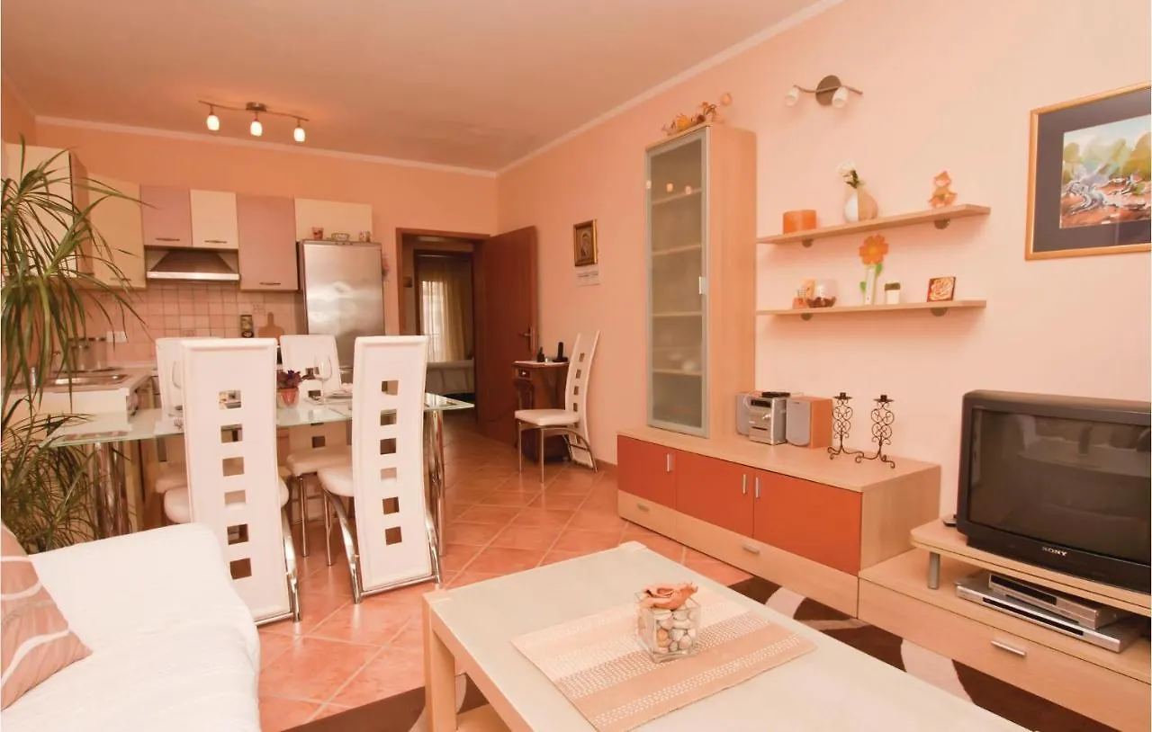 Beautiful Apartment In Porec With Wifi 0*,  Kroatien
